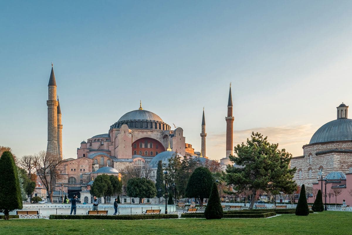 Aya Sofiya va uning minoralari, Istanbul